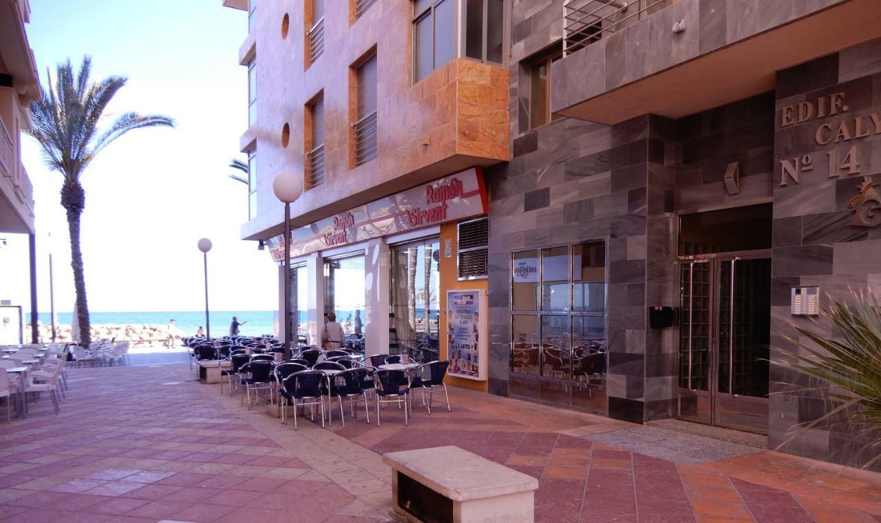 Edificio 1º Linea De Playa, En Paseo Maritimo De Torrevieja, Alicante, Costa Blanca Exterior photo