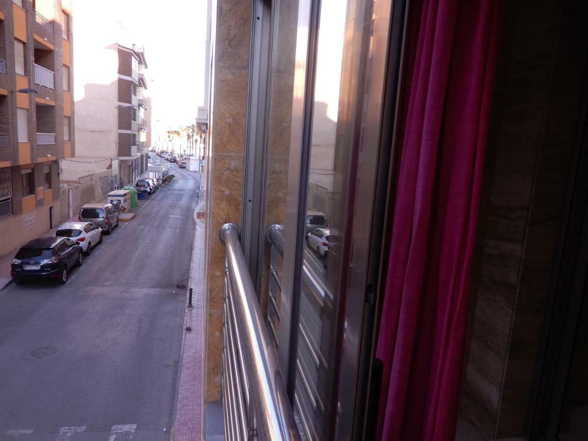 Edificio 1º Linea De Playa, En Paseo Maritimo De Torrevieja, Alicante, Costa Blanca Exterior photo